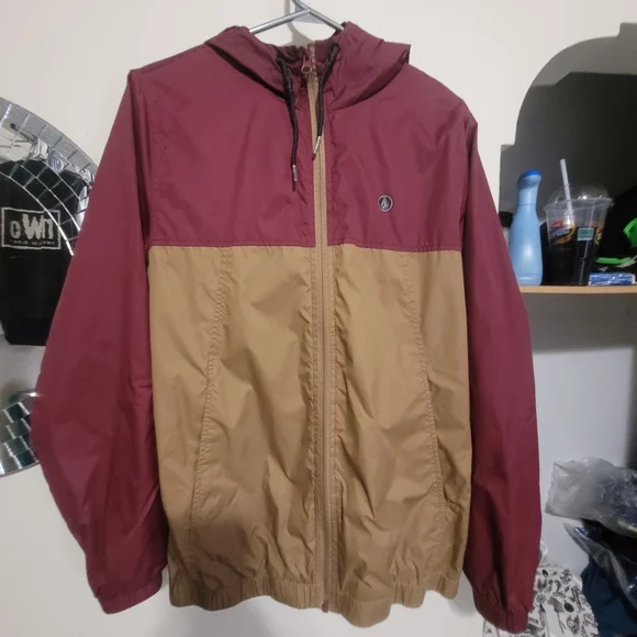 2FOR$40 Volcom windbreaker - Picture 6 of 6